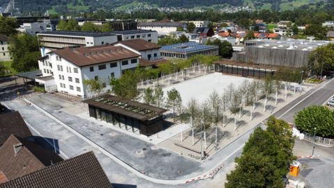 Eröffnung Balzers Platz.jpg